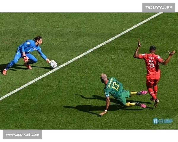 赫拉克勒斯半场0-0逼平前进之鹰,门将瓦茨利克神扑救主 赫拉克勒斯半场0-0逼平前进之鹰,门将瓦茨利克神扑救主