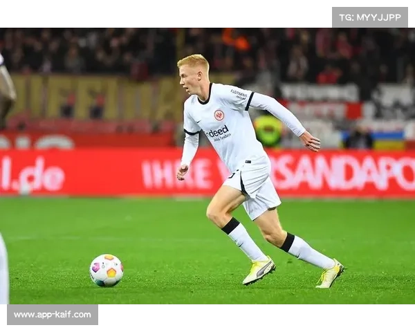 法兰克福2-3遭斯图加特绝杀,欧冠资格希望渐渺 法兰克福2-3遭斯图加特绝杀,欧冠资格希望渐渺